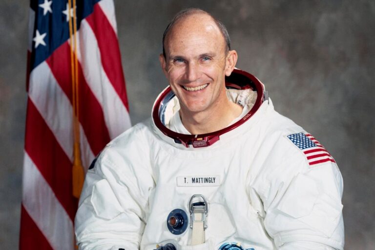 Ken Mattingly, astronaut who helped carry Apollo 13 dwelling, dies at 87