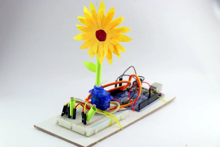 Robotic Sunflower Follows The Solar