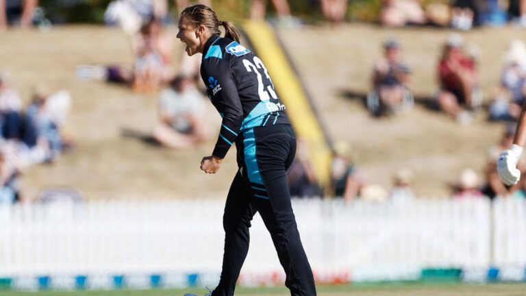 Current Match Report – NZ Ladies vs ENG Ladies third T20I 2023/24